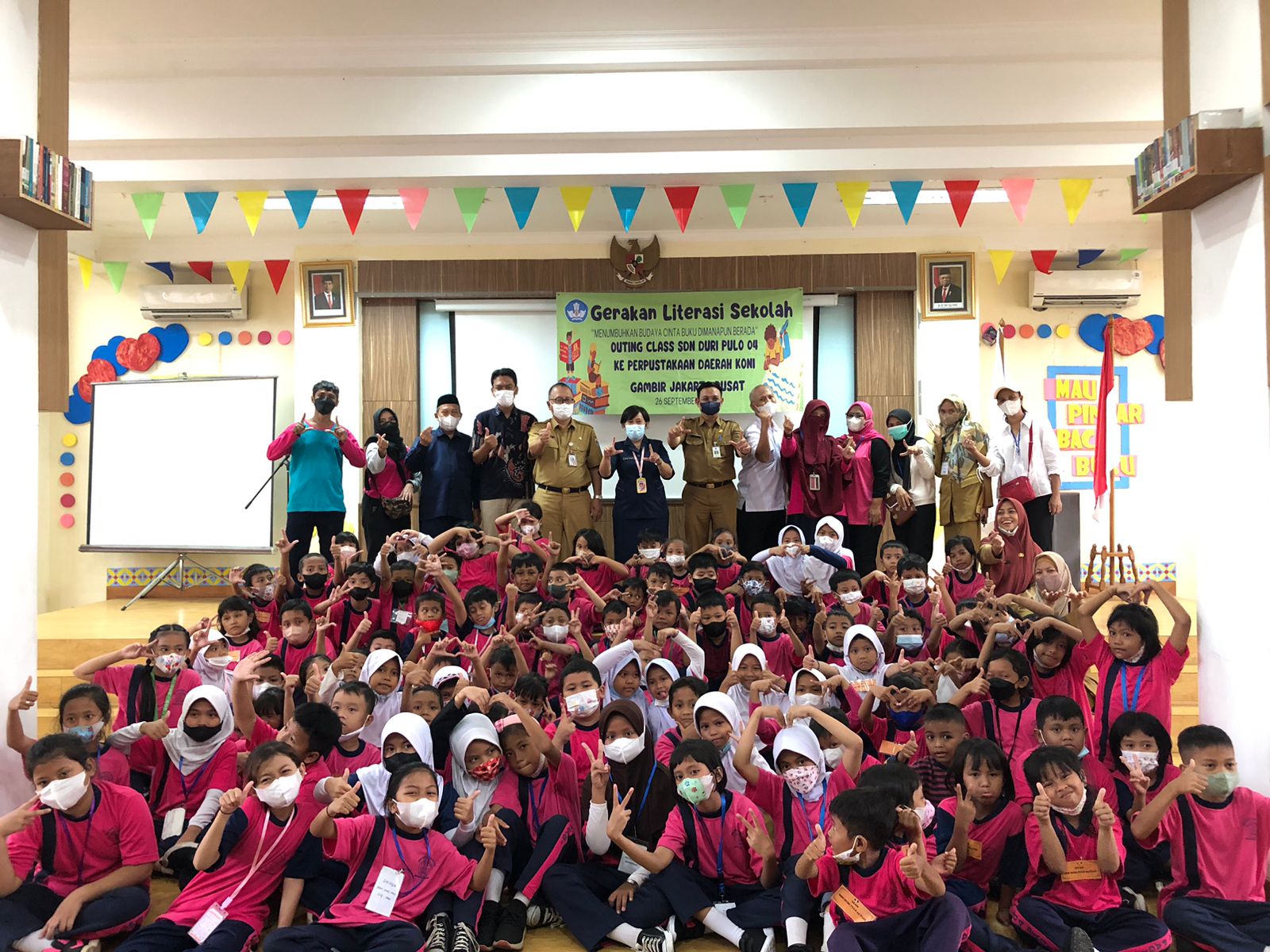 Wisata Literasi Bersama SDN Duri Pulo 04